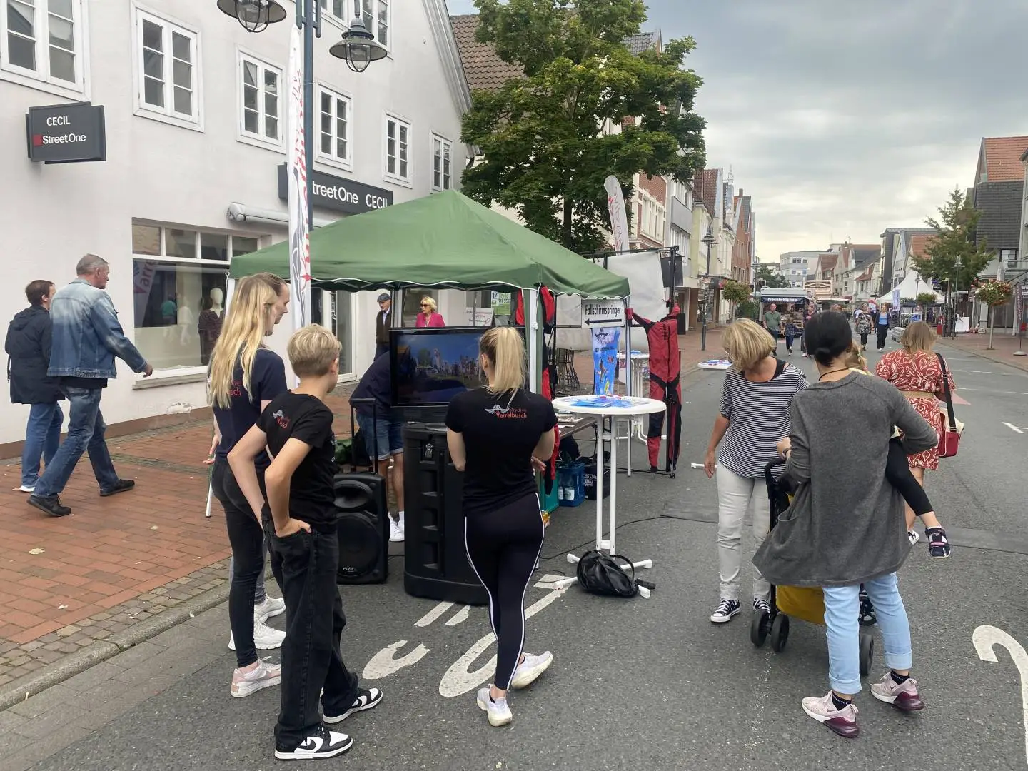 Skydive Varrelbusch Team beim Stand auf den Vechtaer Vereinstagen 2023