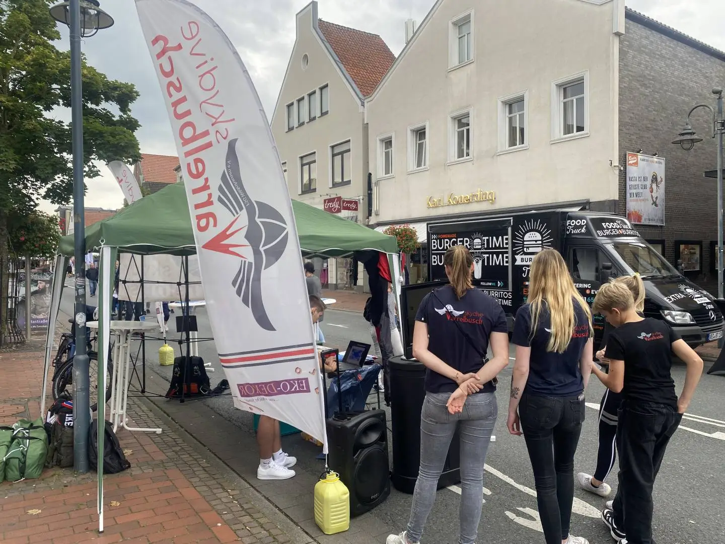 Skydive Varrelbusch Team beim Stand auf den Vechtaer Vereinstagen 2023