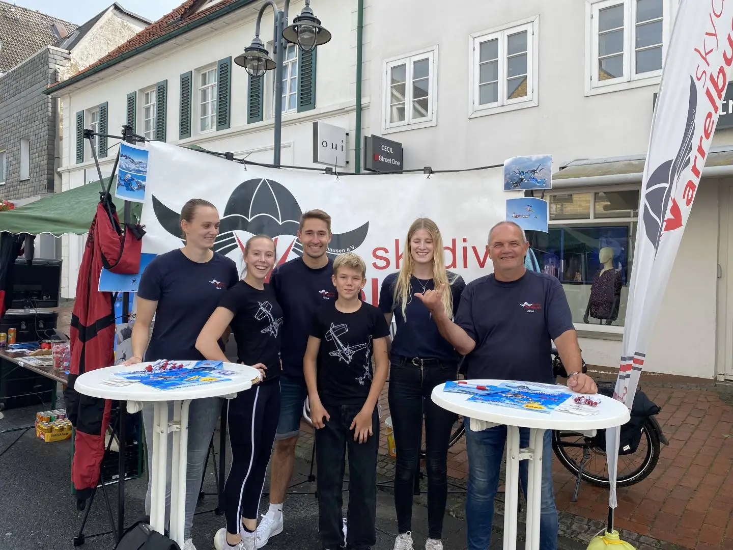 Skydive Varrelbusch Team beim Stand auf den Vechtaer Vereinstagen 2023